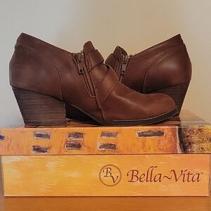 Bella Vita Women's Brown Ankle Boots